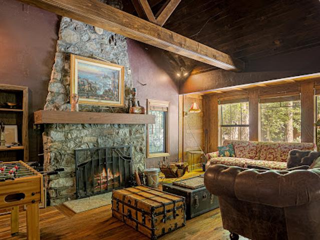 House for sale in Cedarpines Park, California