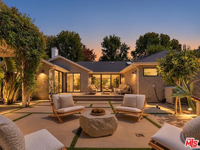 House for sale in Los Angeles, Los Angeles County