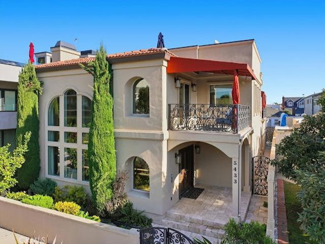 House for sale in Long Beach, California