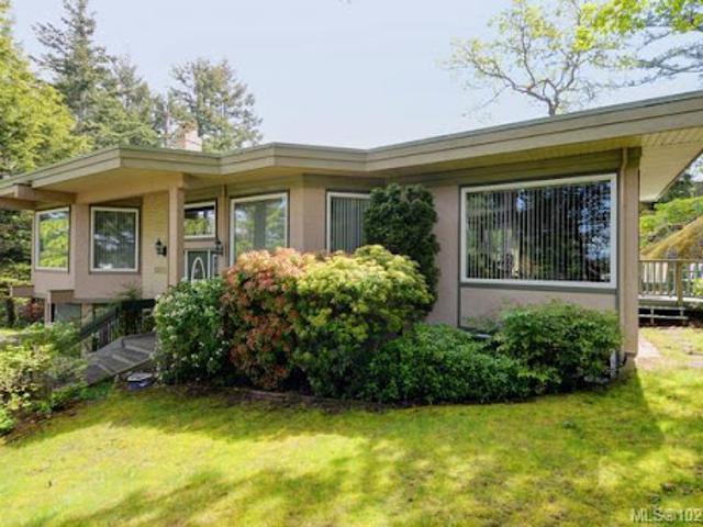 House for sale in Saanich, British Columbia