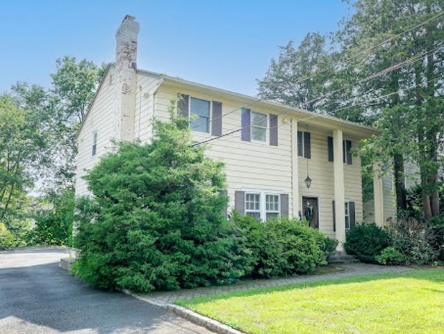 House for sale in Paramus, New Jersey