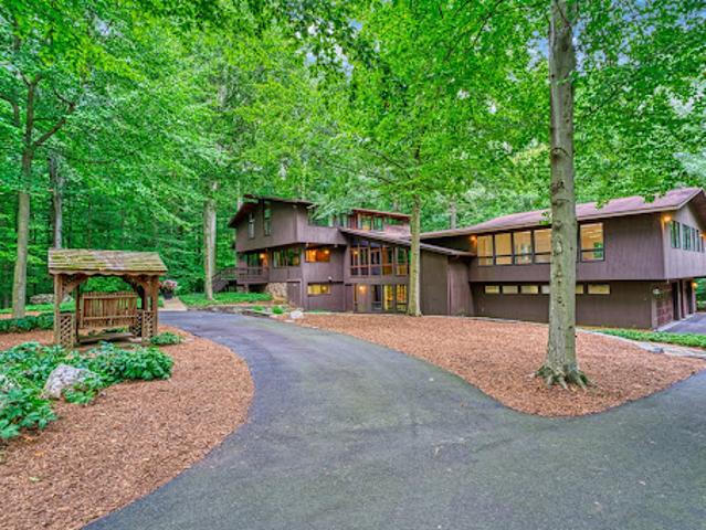 House for sale in Great Falls House for sale in Great Falls