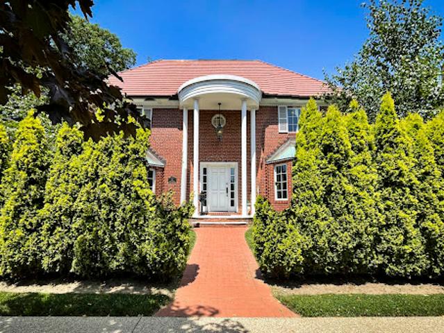 House for sale in Queens, Arverne