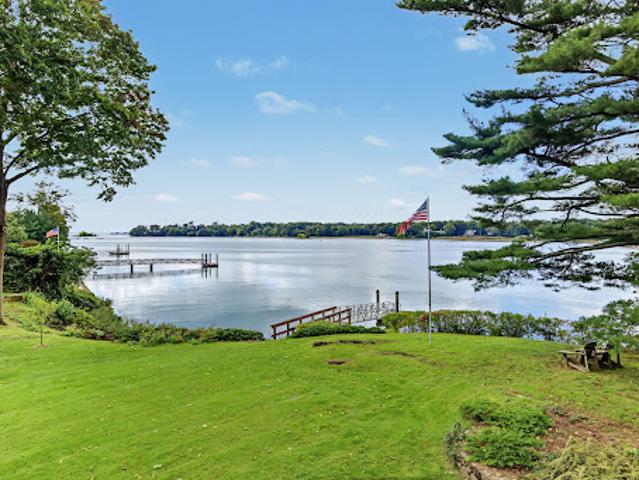 House for sale in Old Greenwich, Greenwich
