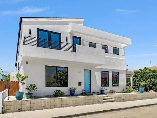 House for sale in Long Beach, California