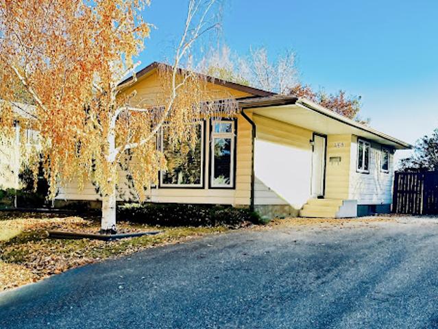 House for sale in Calgary, Alberta