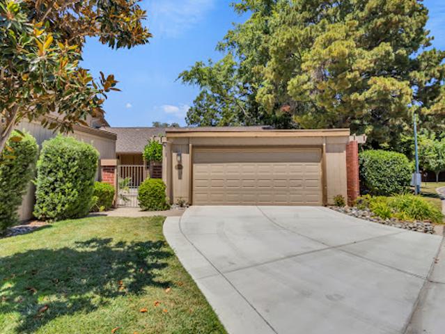 House for sale in Fair Oaks
