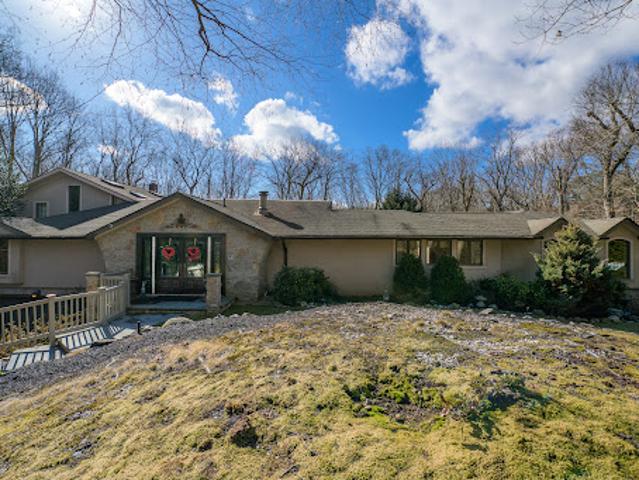 House for sale in Syosset