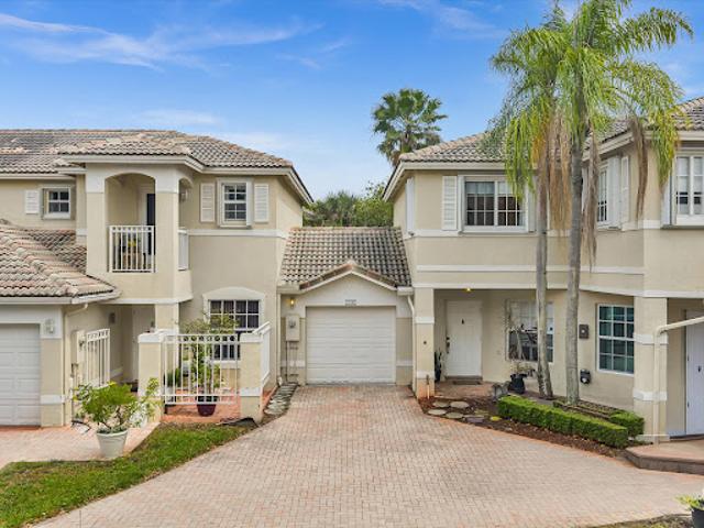 House for sale in Pembroke Pines, Florida