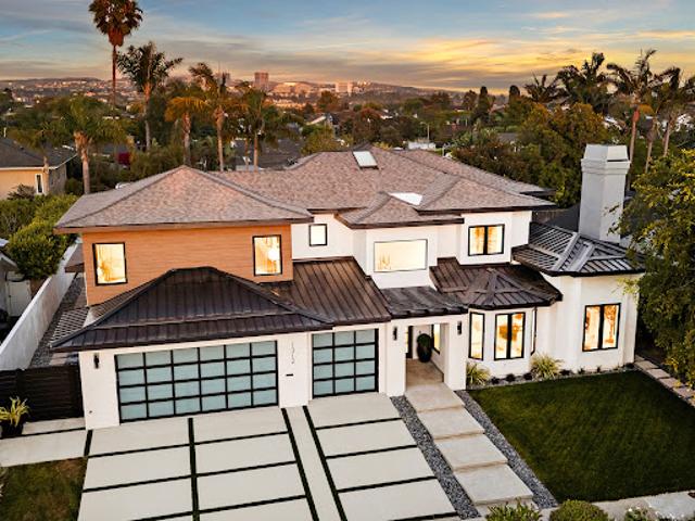 House for sale in Corona Del Mar, California