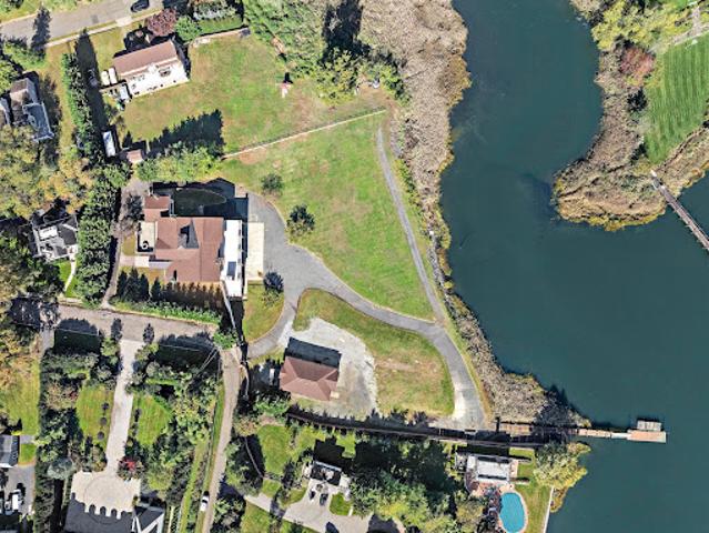 House for sale in Red Bank, New Jersey