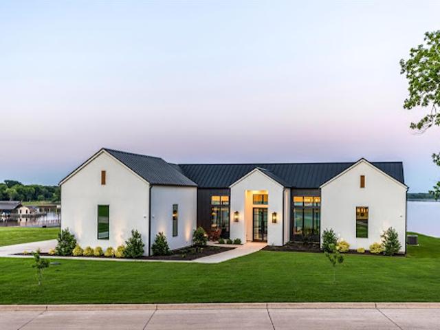 House for sale in Kemp, Texas