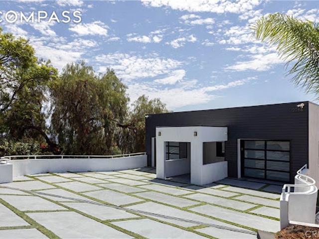 House for sale in Santa Ana, California