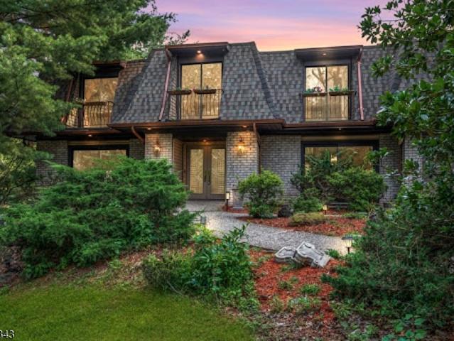 House for sale in Avenel, New Jersey