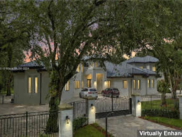 House for sale in Miami