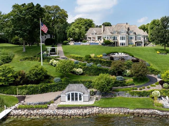 House for sale in Wayzata, Hennepin County
