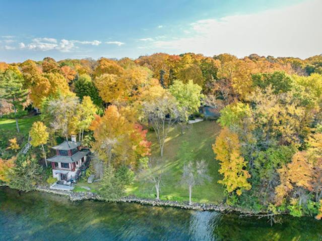 House for sale in Hennepin, Minnesota
