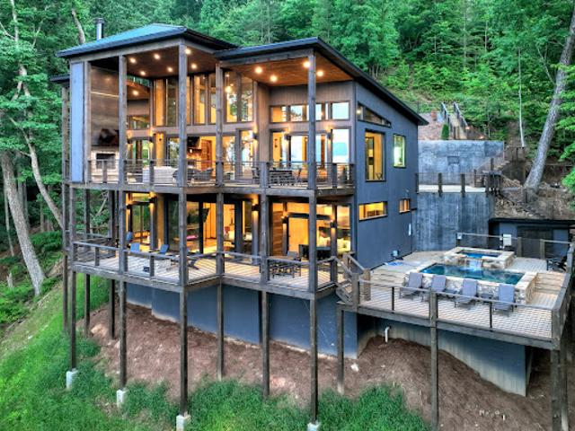 House for sale in Blue Ridge