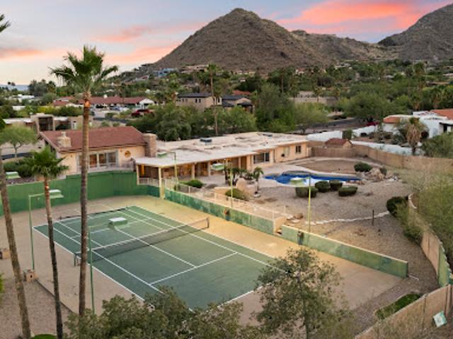 House for sale in Paradise Valley