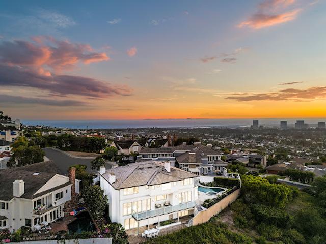 House for sale in Corona Del Mar, California