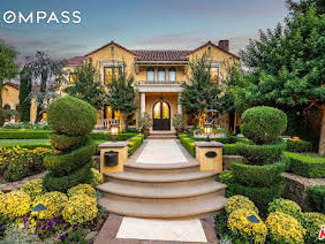 House for sale in Burbank