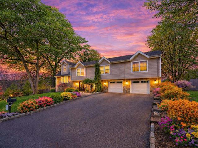 House for sale in Northvale, New Jersey