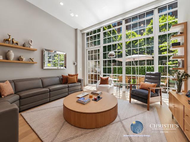 House for sale in New York, Arverne