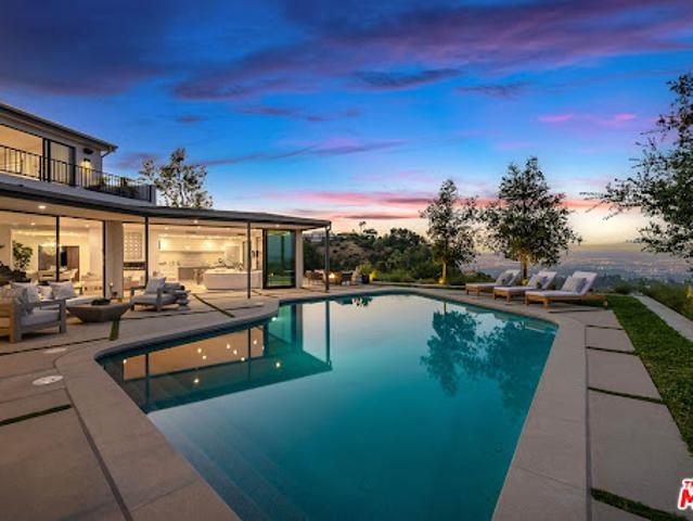 House for sale in Canoga Park, California