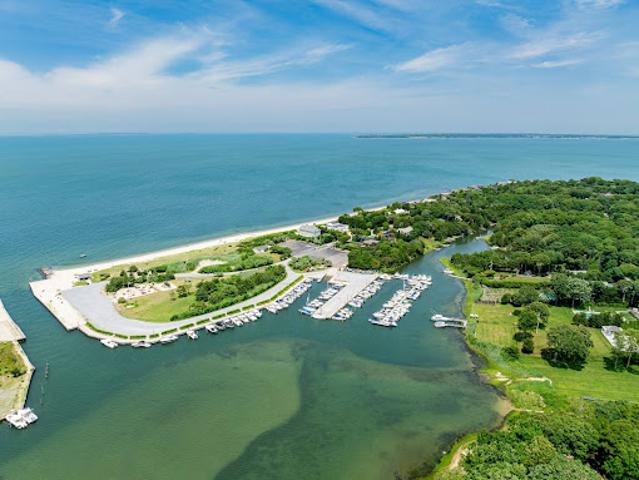 House for sale in Wainscott, New York