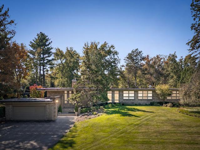 House for sale in Bloomfield Hills