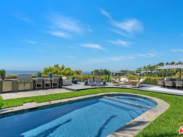 House for sale in Canoga Park, California