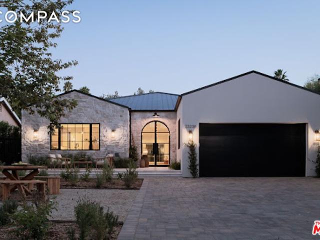 House for sale in Woodland Hills, California