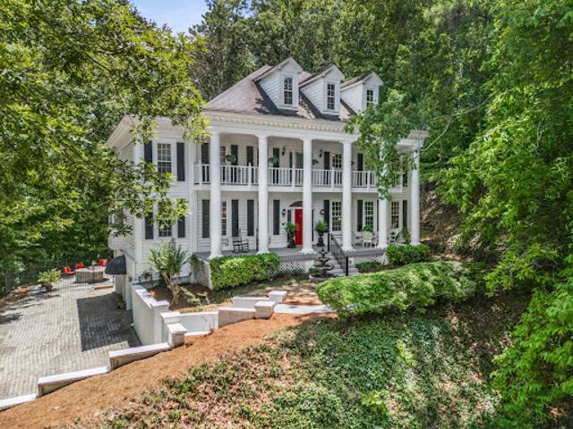 House for sale in Sandy Springs, Georgia