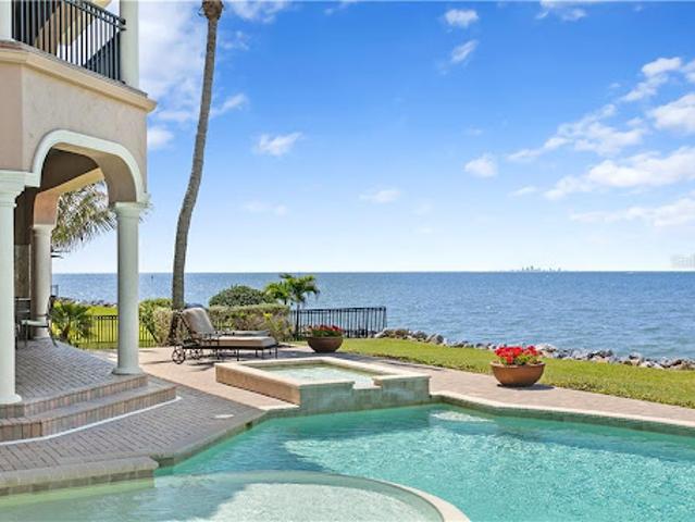 House for sale in Apollo Beach, Florida