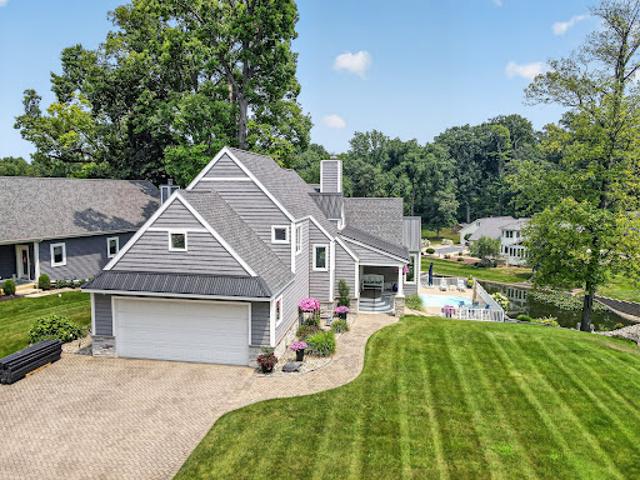 House for sale in Syracuse, Indiana