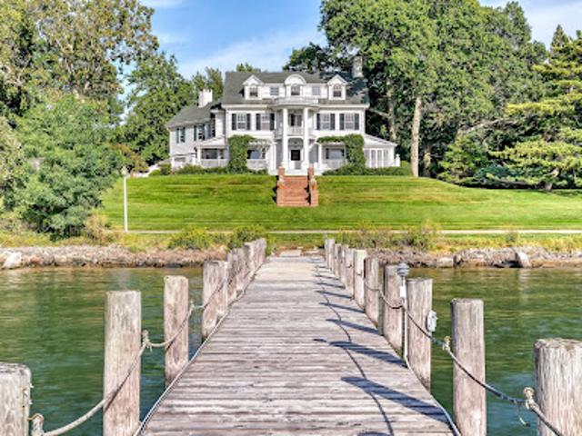 House for sale in Shelter Island Heights, Town of Shelter Island