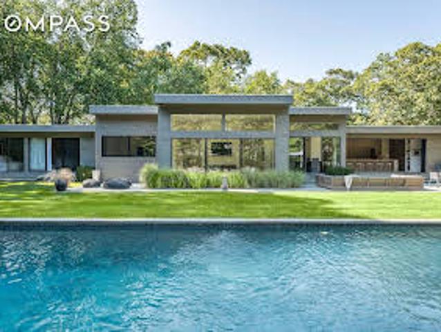 House for sale in East Hampton