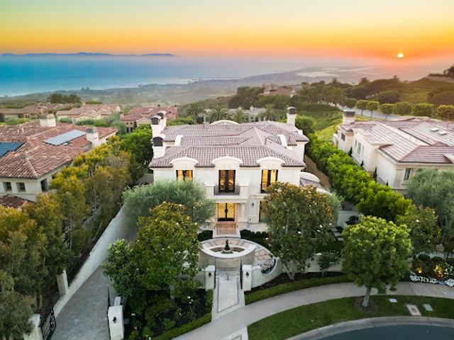House for sale in Corona Del Mar, California