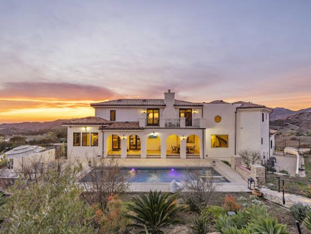 House for sale in Malibu House for sale in Malibu