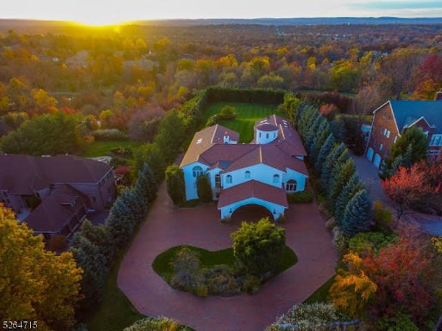 House for sale in Livingston, New Jersey