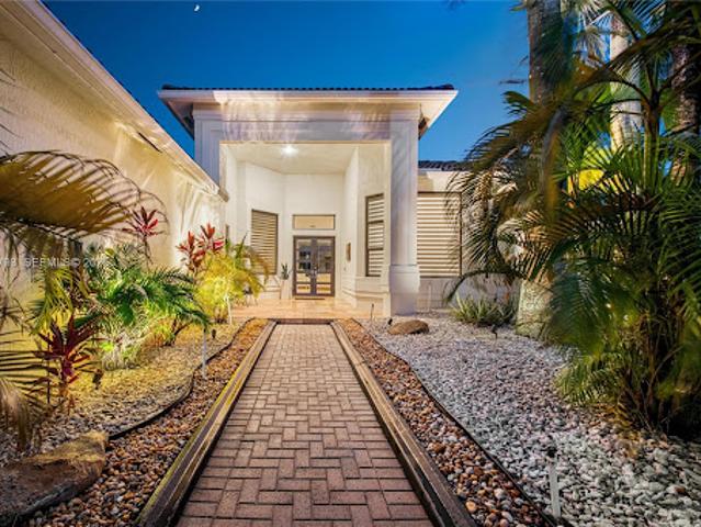 House for sale in Weston, Florida