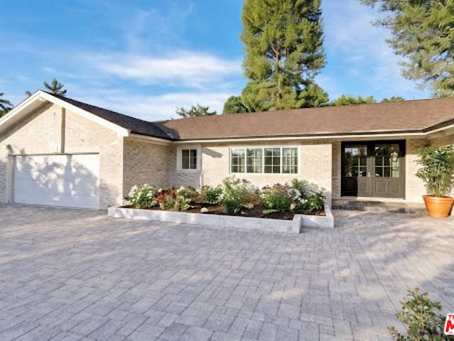 House for sale in Woodland Hills-Warner Center Neighborhood Council District, Canoga Park