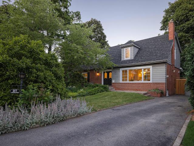 House for sale in Hamilton, Golden Horseshoe