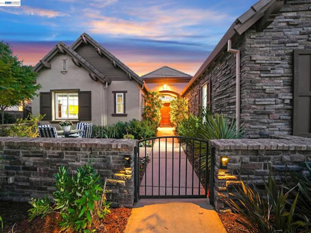 House for sale in Hayward, California