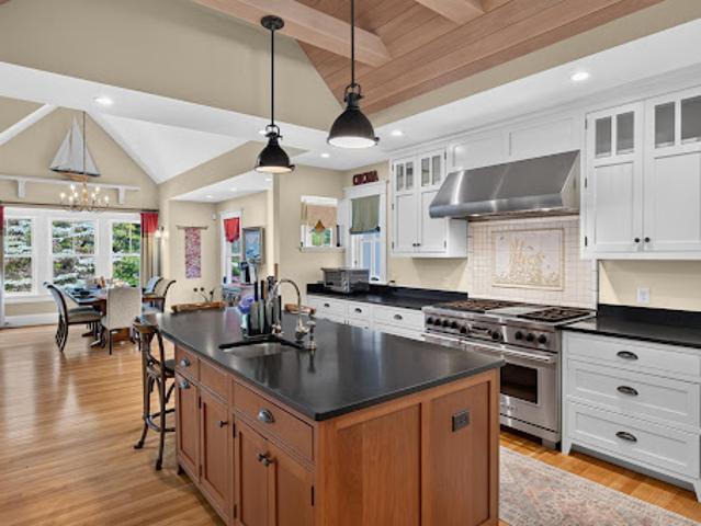 House for sale in Manomet, Massachusetts