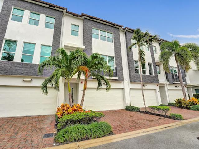 House for sale in Oakland Park, Florida