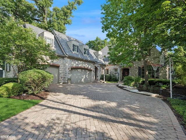 House for sale in Glen Ellyn, Illinois