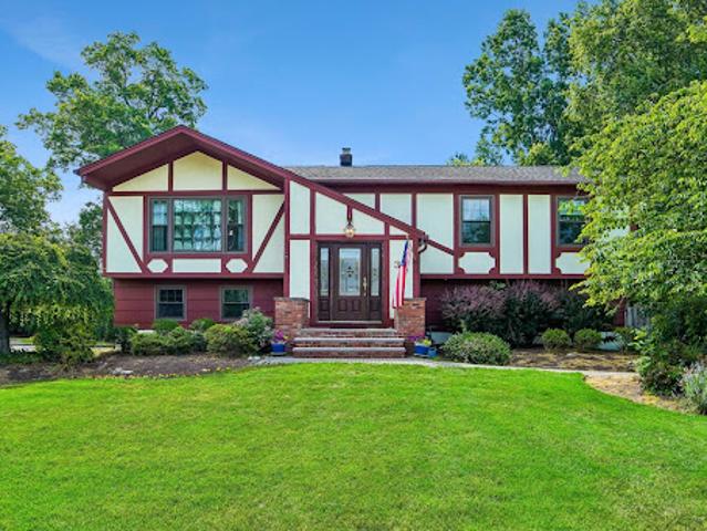 House for sale in East Hanover, New Jersey