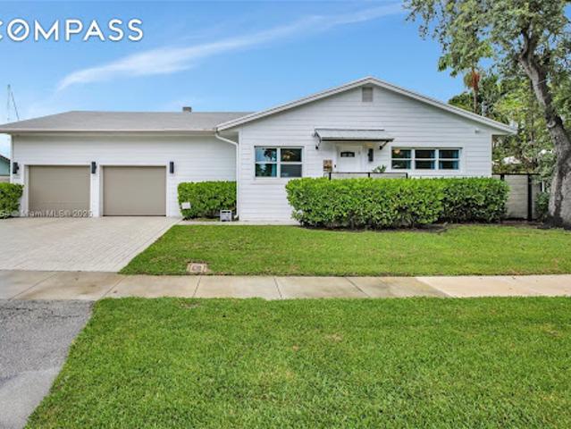House for sale in Dania