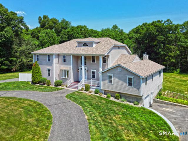House for sale in Oxford, Connecticut